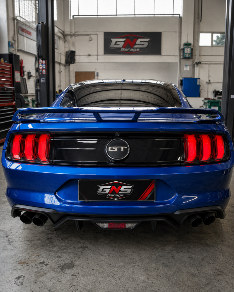 Ford Mustang GT avec plaque GNS Garage à Monthey